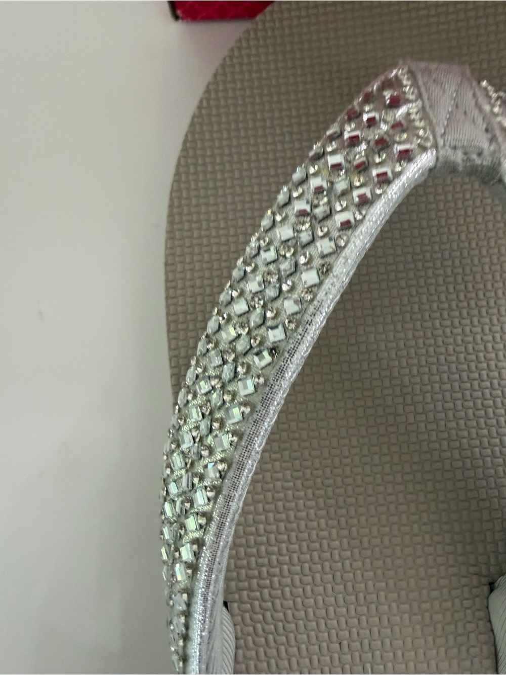 Kelly & Katie Silver Rhinestone Flip Flop Sandals | Size 9 / EU 40 | New in Box - Picture 4 of 6